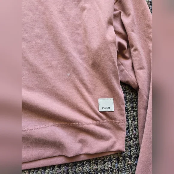 Vuori Women's Dusty Rose Button-Down Shirt - Picture 7 of 7